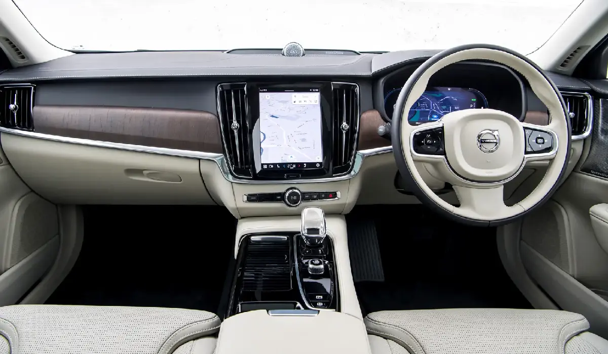Volvo - V90 Cross Country D5 Inscription - Car Rentals Near me - Used Cars Near me - Exclusive Concierge Club.webp